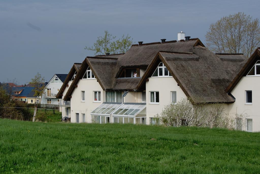 Fewo 18 im Strandhaus Lobbe mit Balkon Zimmer foto