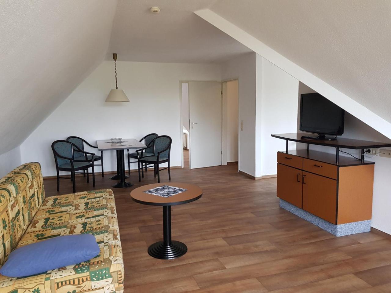 Fewo 18 im Strandhaus Lobbe mit Balkon Zimmer foto