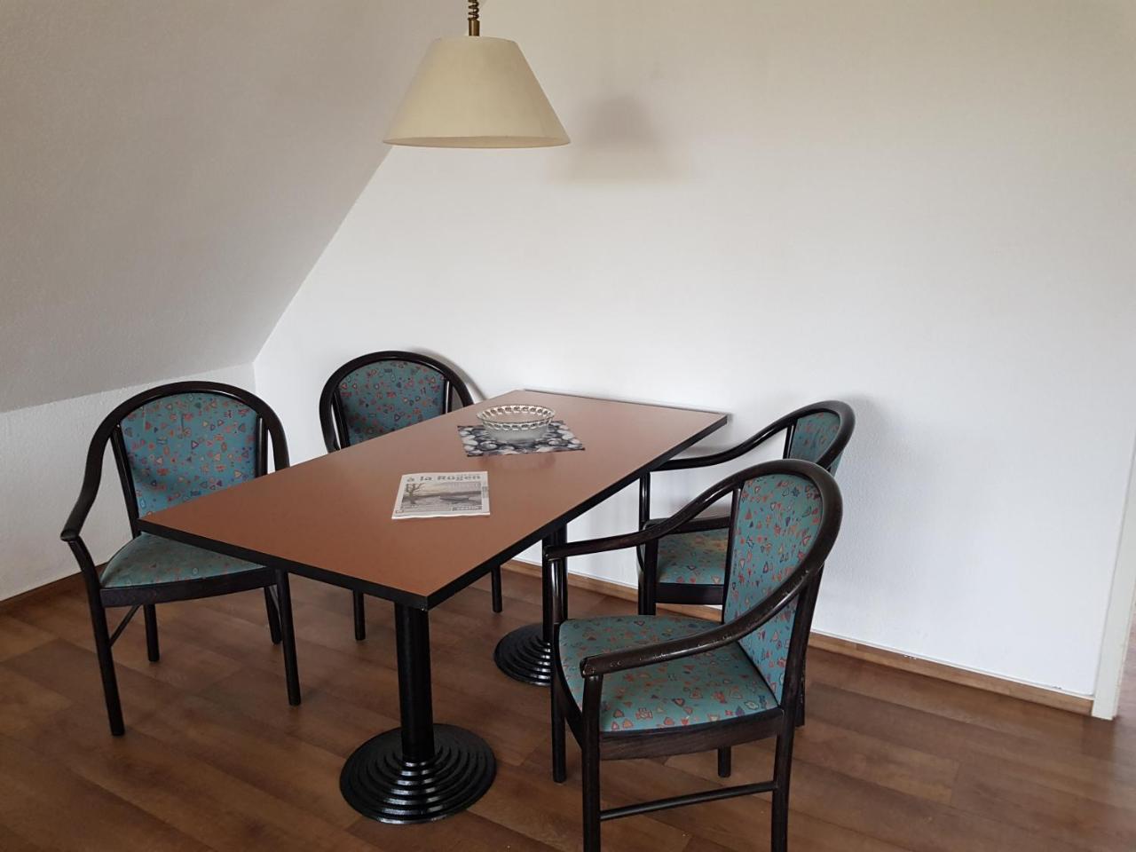 Fewo 18 im Strandhaus Lobbe mit Balkon Zimmer foto